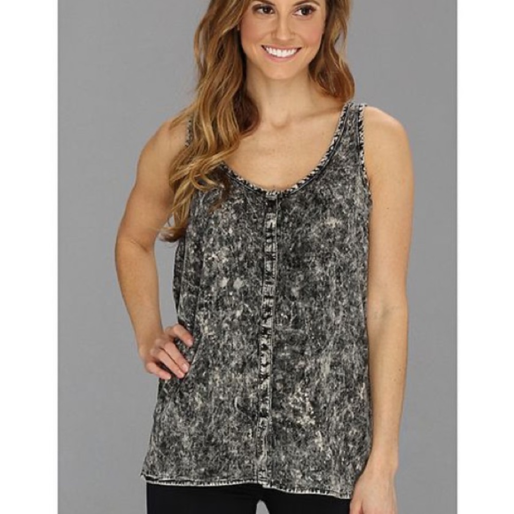 Acid wash button tank Volcom M